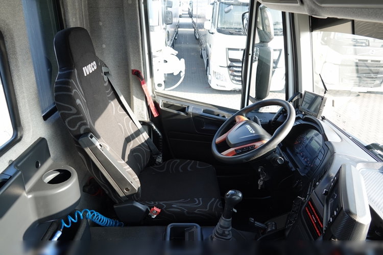 Iveco TRAKKER 410 / 8x4 / WYWROTKA / HYDROBURTA / BORDMATIC / EEV / MEILLER KIPER / MANUAL / SPROWADZONY zdjęcie 47