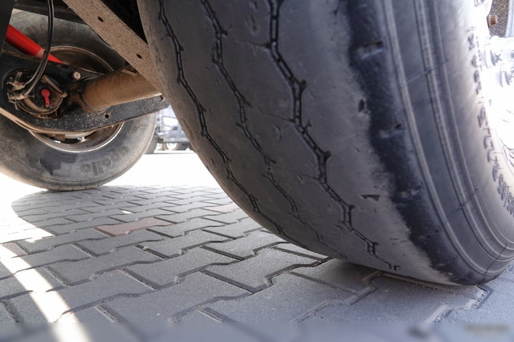 Fruehauf / WYWROTKA 35 M3 / WAGA: 5200 KG / RYNNA / PLANDEKA AUTOMATYCZNA / OŚ PODNOSZONA / 2019 ROK zdjęcie 17