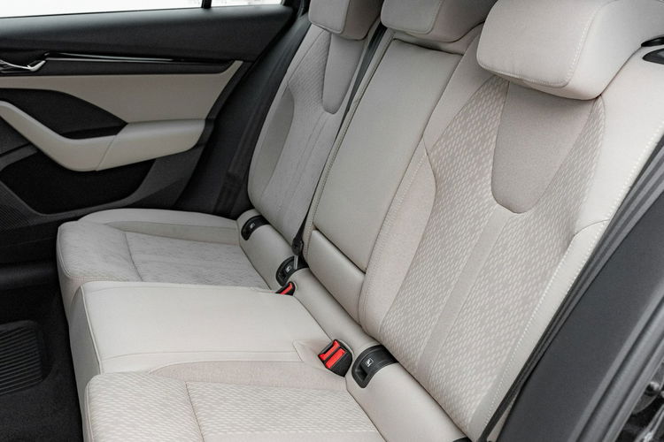 Skoda Octavia NO1704W#2.0 TDI Style DSG Podrgz.f K.cofania Ambient Salon PL VAT 23% zdjęcie 30