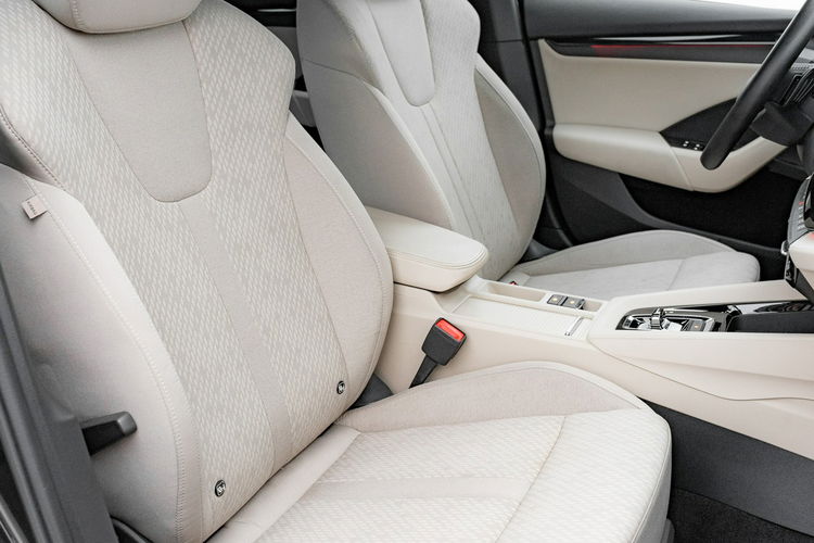 Skoda Octavia NO1704W#2.0 TDI Style DSG Podrgz.f K.cofania Ambient Salon PL VAT 23% zdjęcie 37