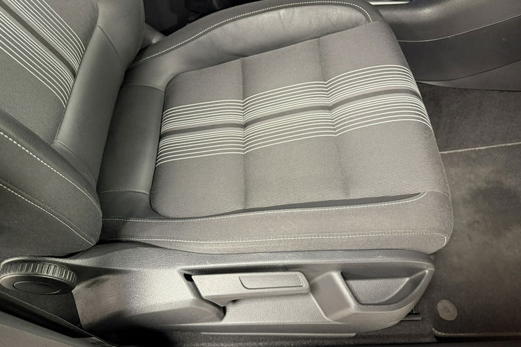 Volkswagen Golf Plus 1.6 TDI 105KM DSG MATCH Asystent BiXenon Klimatronic Alu 16 Bezwypadek zdjęcie 18