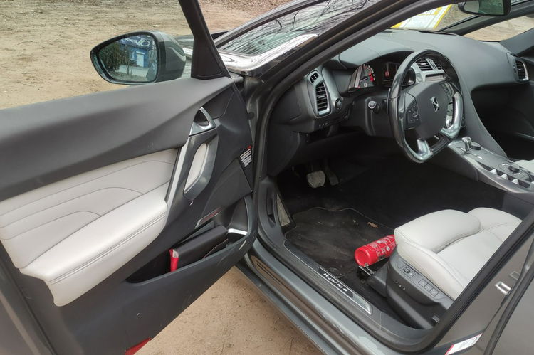 Citroen DS5 Hybryda 4x4 2.0 165KM zdjęcie 11