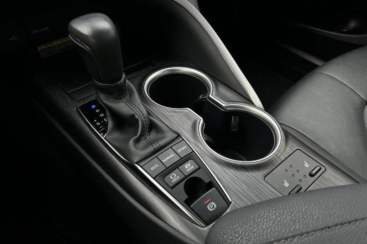 Toyota Camry 2.5 HSD 218KM EXECUTIVE, gwarancja, FV23% zdjęcie 17