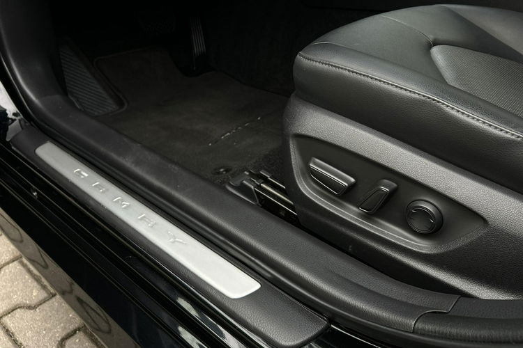 Toyota Camry 2.5 HSD 218KM EXECUTIVE, gwarancja, FV23% zdjęcie 25