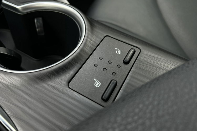 Toyota Camry 2.5 HSD 218KM EXECUTIVE, gwarancja, FV23% zdjęcie 28