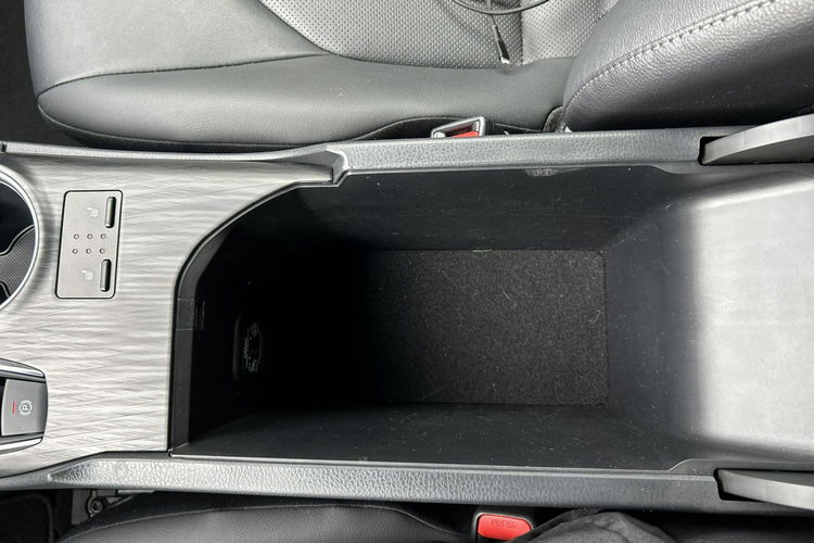 Toyota Camry 2.5 HSD 218KM EXECUTIVE, gwarancja, FV23% zdjęcie 34