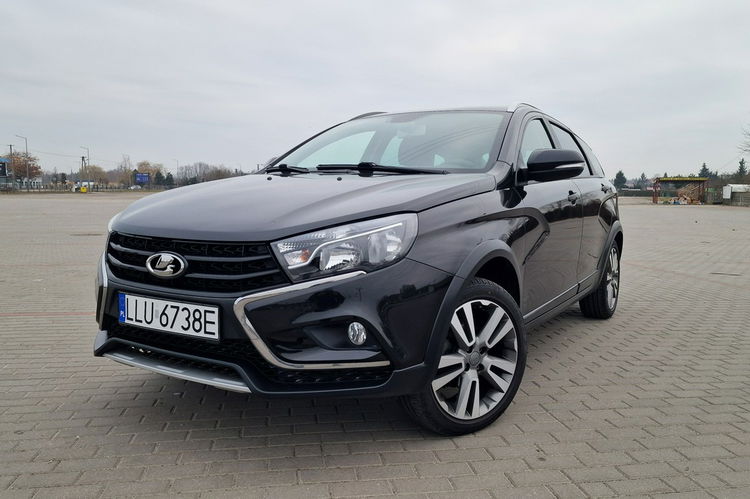 Lada Vesta 1.6i 16V 106KM Cross Automat Navi Kamera zdjęcie 24