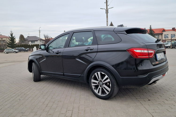 Lada Vesta 1.6i 16V 106KM Cross Automat Navi Kamera zdjęcie 27