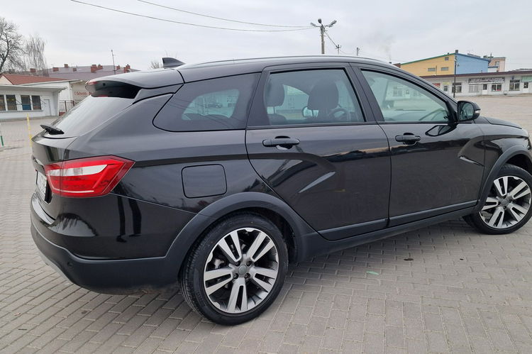Lada Vesta 1.6i 16V 106KM Cross Automat Navi Kamera zdjęcie 29
