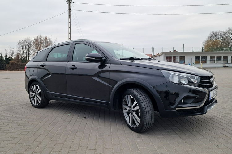 Lada Vesta 1.6i 16V 106KM Cross Automat Navi Kamera zdjęcie 31