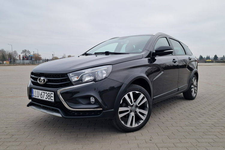 Lada Vesta 1.6i 16V 106KM Cross Automat Navi Kamera zdjęcie 33