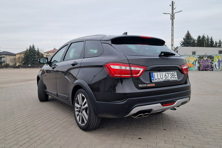 Lada Vesta 1.6i 16V 106KM Cross Automat Navi Kamera zdjęcie 4