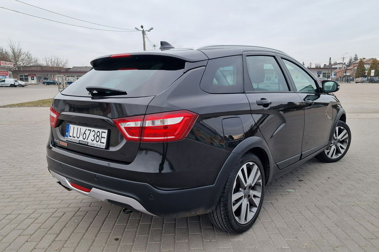 Lada Vesta 1.6i 16V 106KM Cross Automat Navi Kamera zdjęcie 6