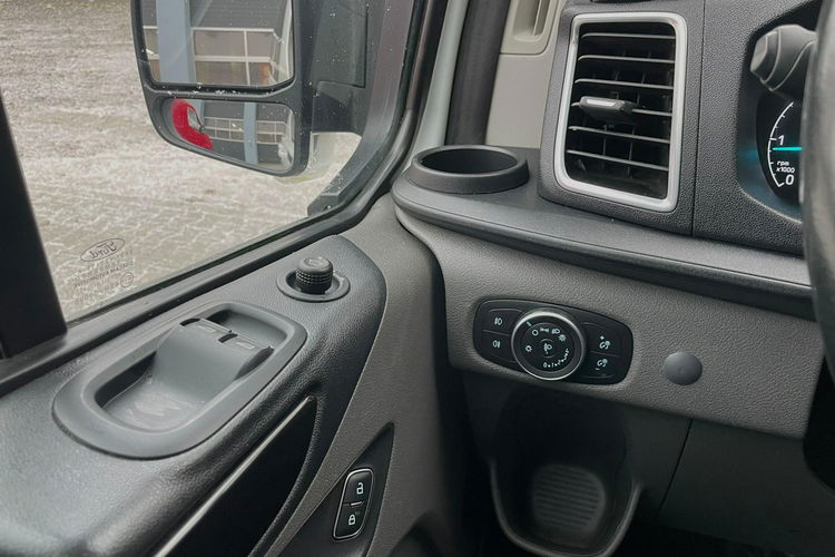 Ford Transit Custom 2.0 170 KM 2018 Brygadówka 5 osobowy EcoBlue Wersja long Klimatyzacja zdjęcie 24