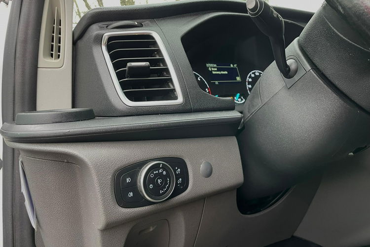 Ford Transit Custom 2.0 170 KM 2018 Brygadówka 5 osobowy EcoBlue Wersja long Klimatyzacja zdjęcie 25