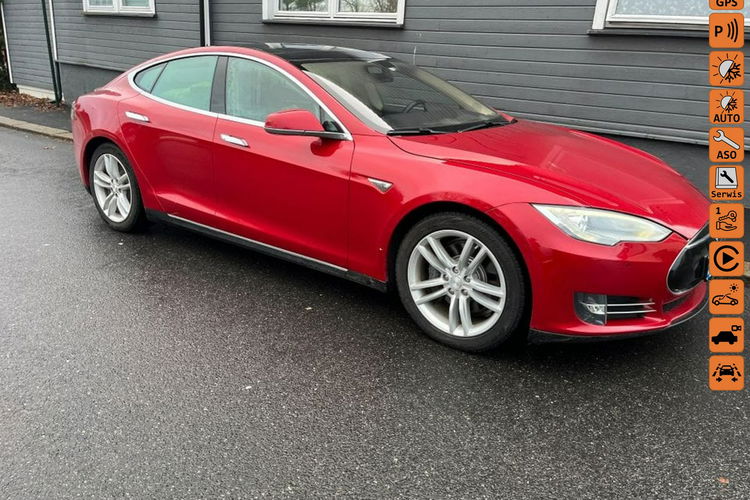 Tesla Model S darmowe ładowanie zadbana sprawna zdjęcie 1