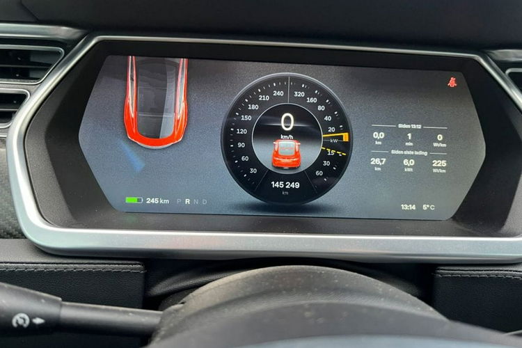 Tesla Model S darmowe ładowanie zadbana sprawna zdjęcie 8