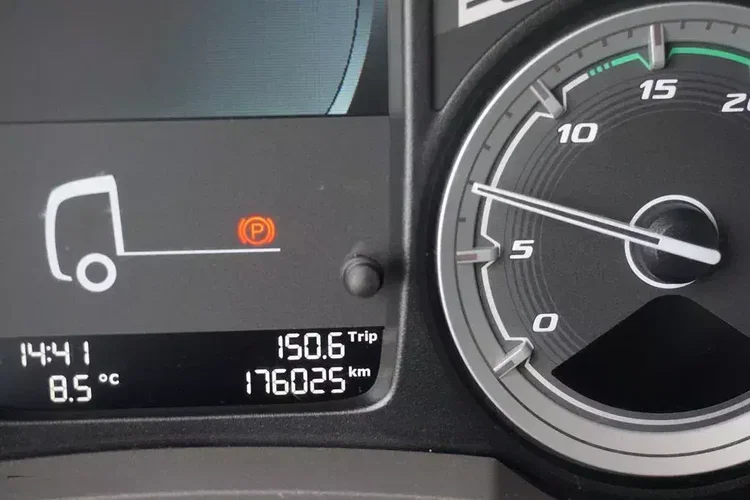 DAF LF / 210 / EURO 6 / CHŁODNIA + WINDA / 14 PALET zdjęcie 12