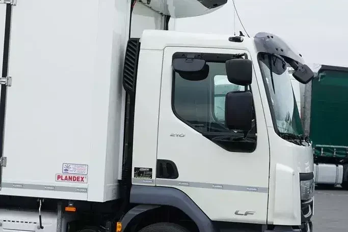 DAF LF / 210 / EURO 6 / CHŁODNIA + WINDA / 14 PALET zdjęcie 24