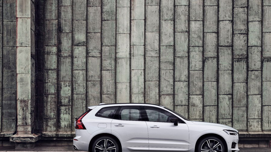 VOLVO XC60 B5 D AWD Plus Dark aut zdjęcie 
