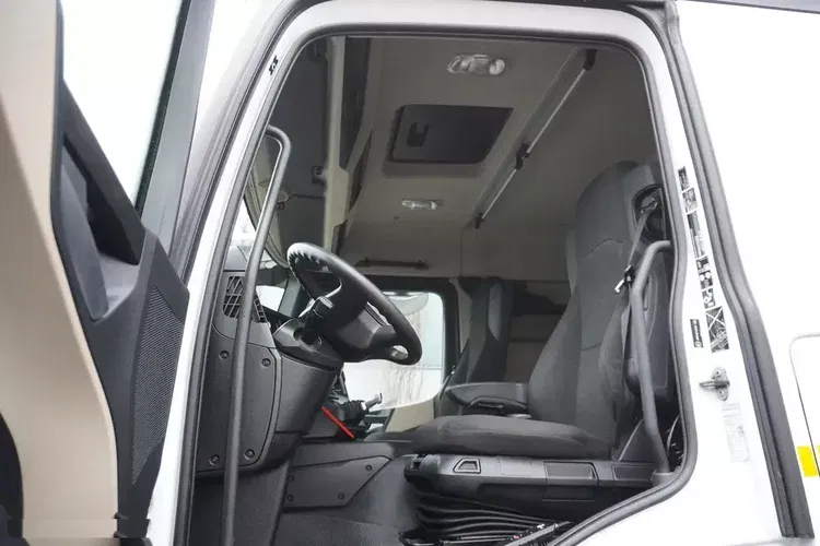 Mercedes Actros 1824 / Rama do zabudowy 9.1 m / kabina sypialna zdjęcie 22