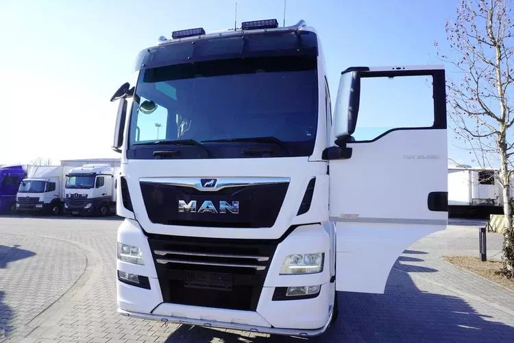 MAN TGX 35.580 E6 8x4/4 - rama do zabudowy 8.8m zdjęcie 13