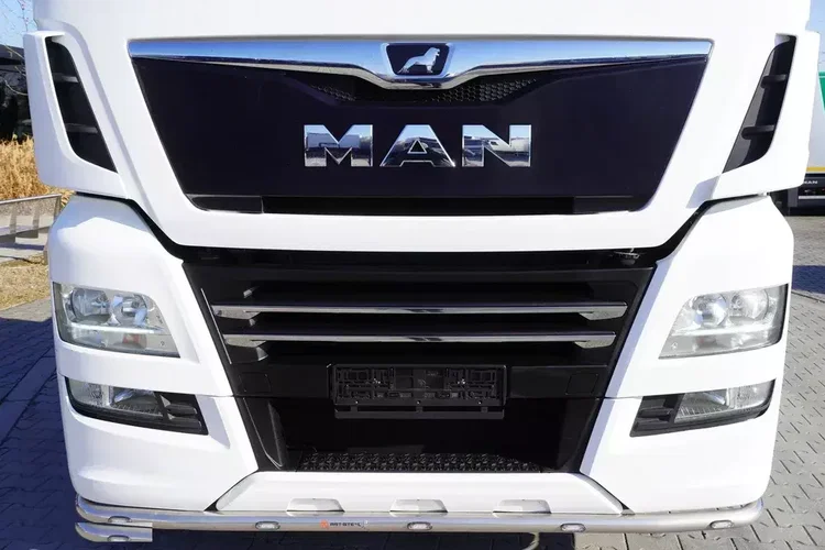 MAN TGX 35.580 E6 8x4/4 - rama do zabudowy 8.8m zdjęcie 16