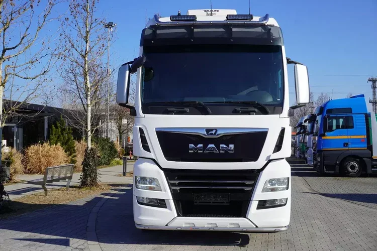 MAN TGX 35.580 E6 8x4/4 - rama do zabudowy 8.8m zdjęcie 2