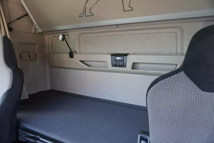 MAN TGX 35.580 E6 8x4/4 - rama do zabudowy 8.8m zdjęcie 25