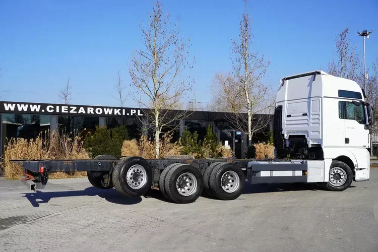 MAN TGX 35.580 E6 8x4/4 - rama do zabudowy 8.8m zdjęcie 9