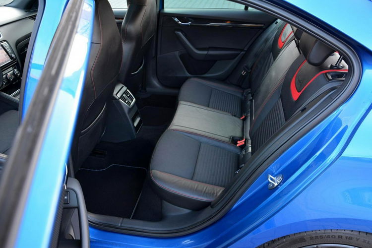 Skoda Octavia 2.0TDI(184KM) VRS Panorama Radar ACC Duża Navi Bi-Xenon Ledy Skóry zdjęcie 15