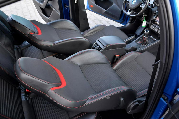 Skoda Octavia 2.0TDI(184KM) VRS Panorama Radar ACC Duża Navi Bi-Xenon Ledy Skóry zdjęcie 20