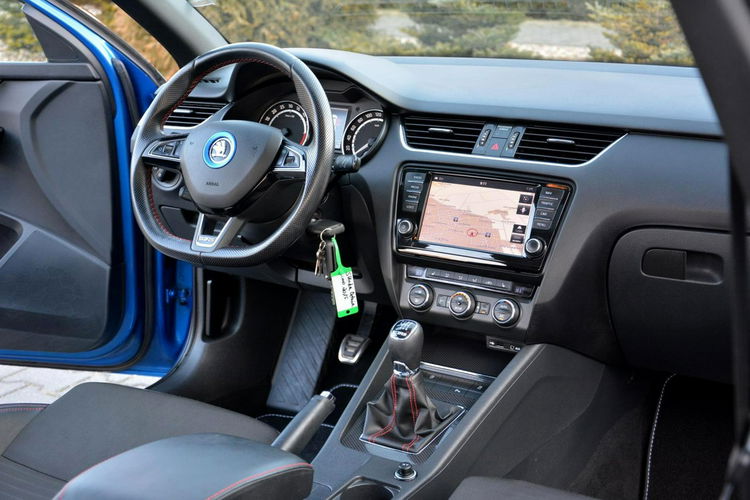 Skoda Octavia 2.0TDI(184KM) VRS Panorama Radar ACC Duża Navi Bi-Xenon Ledy Skóry zdjęcie 21
