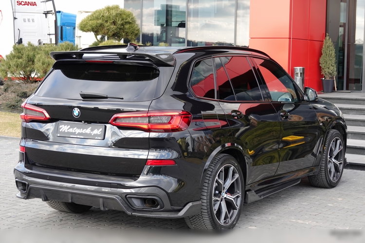 BMW X5 / xDrive30d / 265KM / INDIVIDUAL / GRZANA KIEROWNICA / DOKŁADKI KARBONOWE / ZAWIESZENIE PNEUMATYCZNE / zdjęcie 16