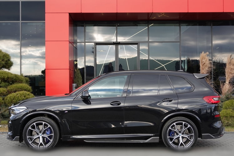 BMW X5 / xDrive30d / 265KM / INDIVIDUAL / GRZANA KIEROWNICA / DOKŁADKI KARBONOWE / ZAWIESZENIE PNEUMATYCZNE / zdjęcie 22