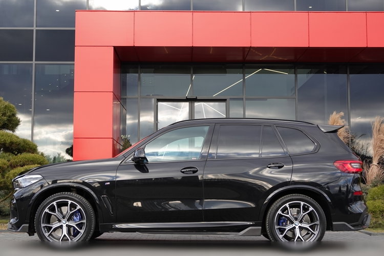 BMW X5 / xDrive30d / 265KM / INDIVIDUAL / GRZANA KIEROWNICA / DOKŁADKI KARBONOWE / ZAWIESZENIE PNEUMATYCZNE / zdjęcie 23