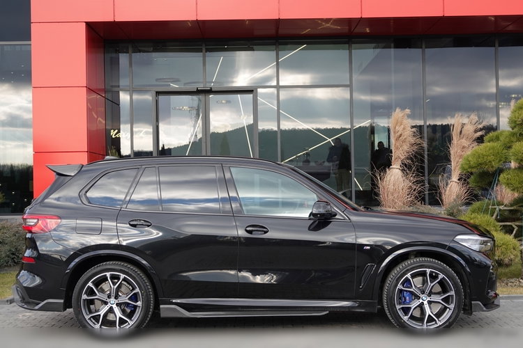 BMW X5 / xDrive30d / 265KM / INDIVIDUAL / GRZANA KIEROWNICA / DOKŁADKI KARBONOWE / ZAWIESZENIE PNEUMATYCZNE / zdjęcie 24