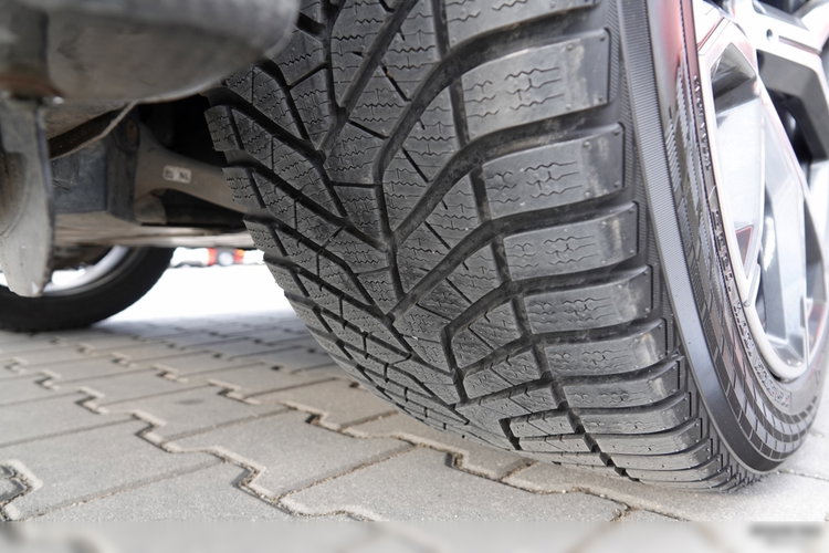 BMW X5 / xDrive30d / 265KM / INDIVIDUAL / GRZANA KIEROWNICA / DOKŁADKI KARBONOWE / ZAWIESZENIE PNEUMATYCZNE / zdjęcie 33