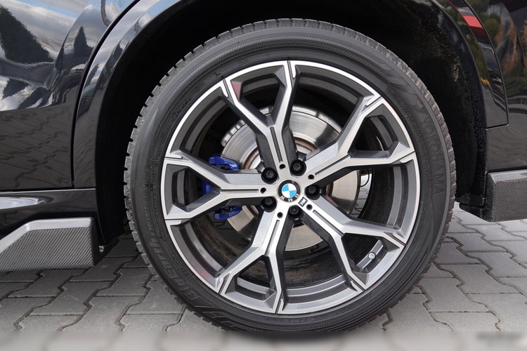 BMW X5 / xDrive30d / 265KM / INDIVIDUAL / GRZANA KIEROWNICA / DOKŁADKI KARBONOWE / ZAWIESZENIE PNEUMATYCZNE / zdjęcie 35