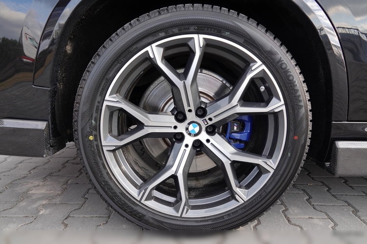 BMW X5 / xDrive30d / 265KM / INDIVIDUAL / GRZANA KIEROWNICA / DOKŁADKI KARBONOWE / ZAWIESZENIE PNEUMATYCZNE / zdjęcie 36