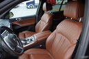 BMW X5 / xDrive30d / 265KM / INDIVIDUAL / GRZANA KIEROWNICA / DOKŁADKI KARBONOWE / ZAWIESZENIE PNEUMATYCZNE / zdjęcie 48