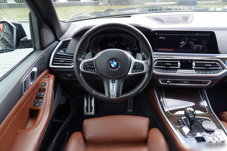 BMW X5 / xDrive30d / 265KM / INDIVIDUAL / GRZANA KIEROWNICA / DOKŁADKI KARBONOWE / ZAWIESZENIE PNEUMATYCZNE / zdjęcie 51
