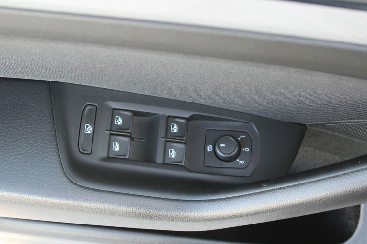 Volkswagen Passat F-VAT, automat, salon-polska, gwarancja, I-właściciel, EVO, BUSINESS, DSG zdjęcie 16