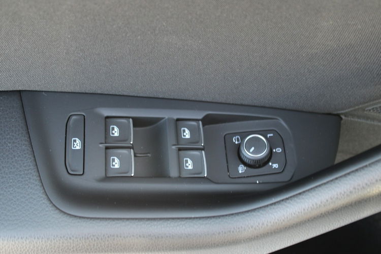 Volkswagen Passat 1.4 Tsi Plug-In-Hybrid 218 Km Dsg 6 Gte kombi 5 zdjęcie 16