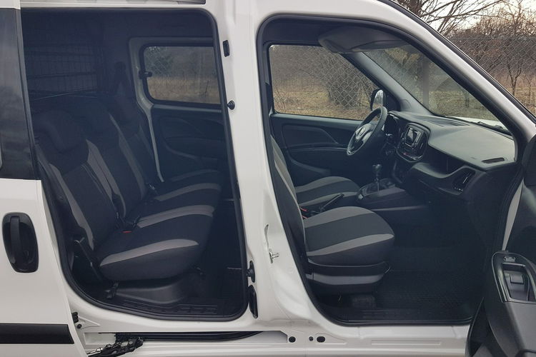 Fiat Doblo MAXI 5 OSÓB DŁUGI KLIMA 2 xDRZWI BOCZNE PRZESUWNE I-WŁAŚCICIEL zdjęcie 24