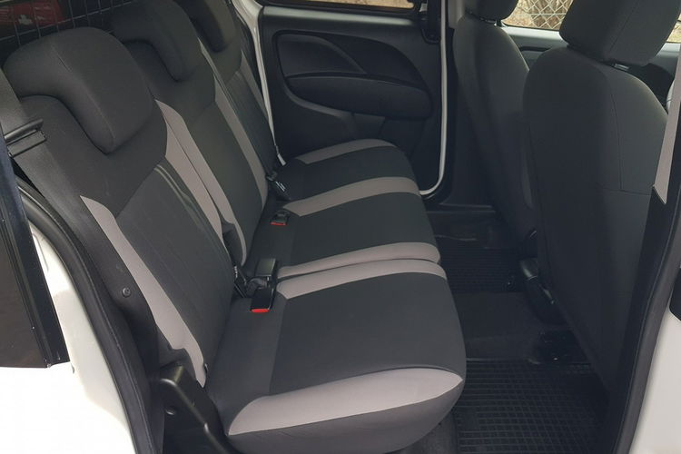 Fiat Doblo MAXI 5 OSÓB DŁUGI KLIMA 2 xDRZWI BOCZNE PRZESUWNE I-WŁAŚCICIEL zdjęcie 35