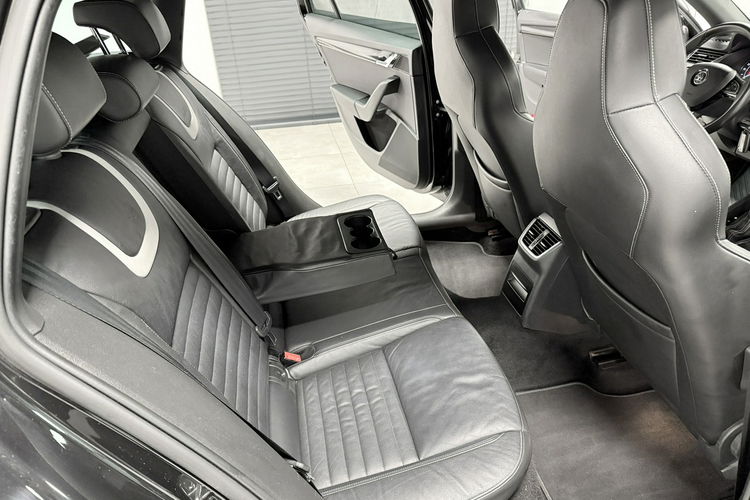 Skoda Octavia RS 2.0 TDI 184KM AppleCa KeyLessGo LED Bi-Xenon Navi Skóry HAK Niemiec zdjęcie 26