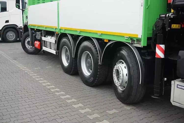 Mercedes AROCS / 3240 / 8 X 4 / TRIDEM / SKRZYNIOWY + HDS / HIAB 262 E – 7 / WYS. 19 M zdjęcie 19