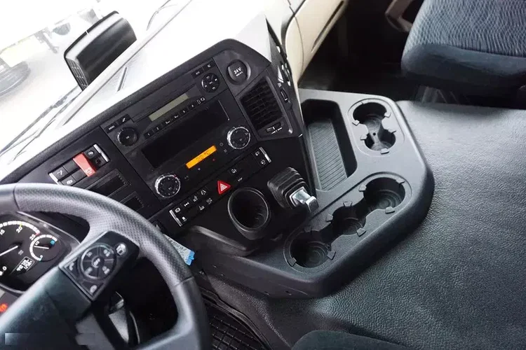 Mercedes ACTROS / 2543 / ACC / E 6 / PEŁNY ADR / SKRZYNIOWY / ZAWIESIE POD WÓZEK zdjęcie 9