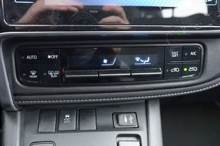 Toyota auris zdjęcie 13